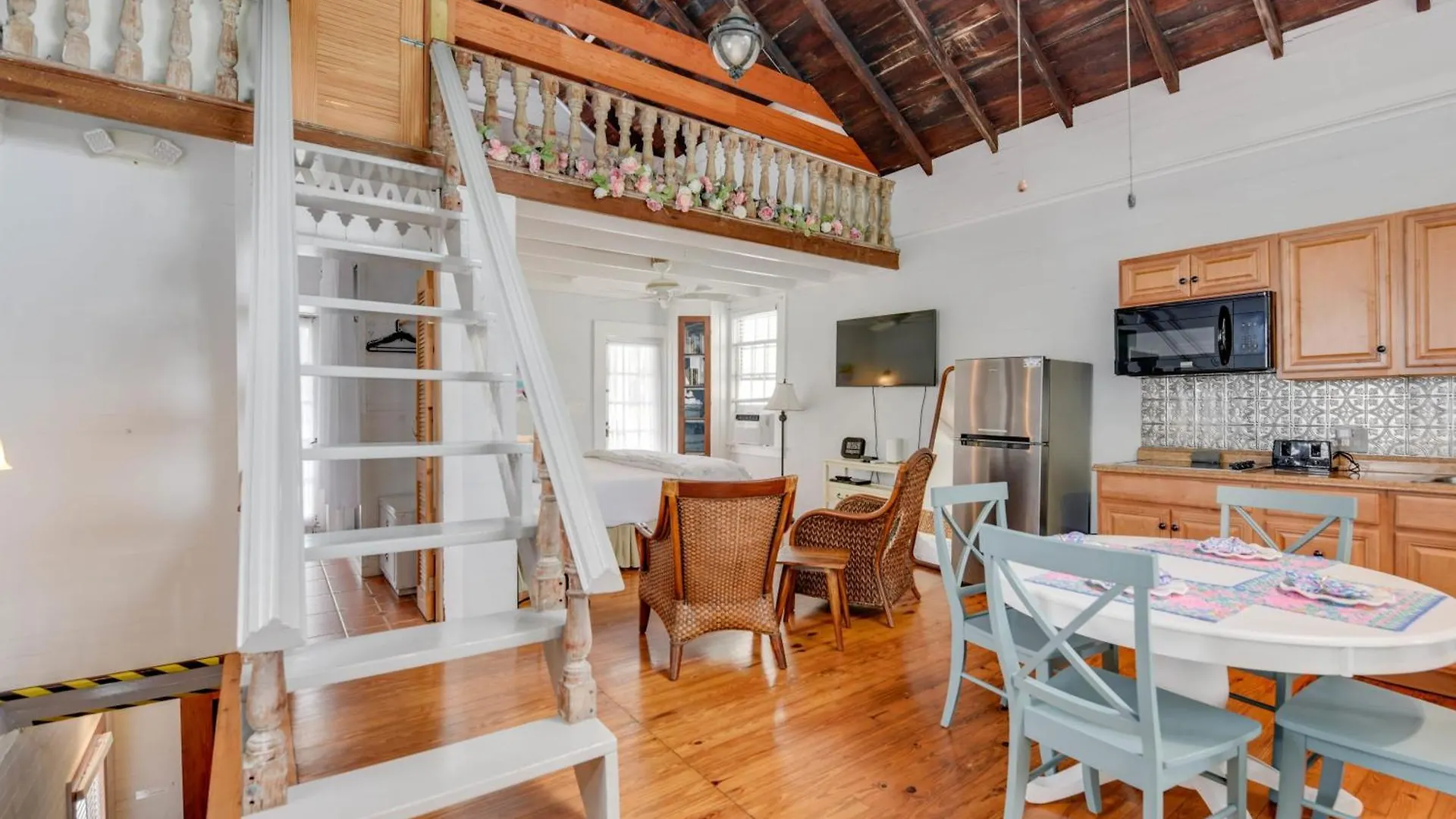 基韋斯特New Coastal Rose - Bright Loft With High Ceilings公寓 0*, 基韋斯特