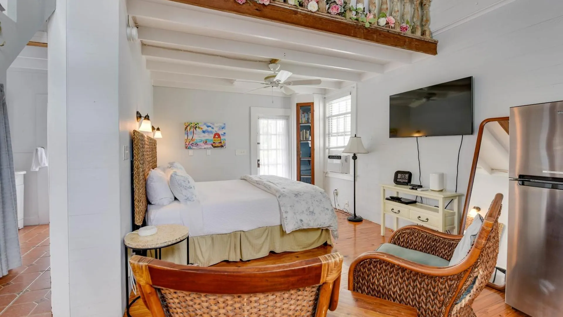 基韋斯特New Coastal Rose - Bright Loft With High Ceilings公寓 公寓