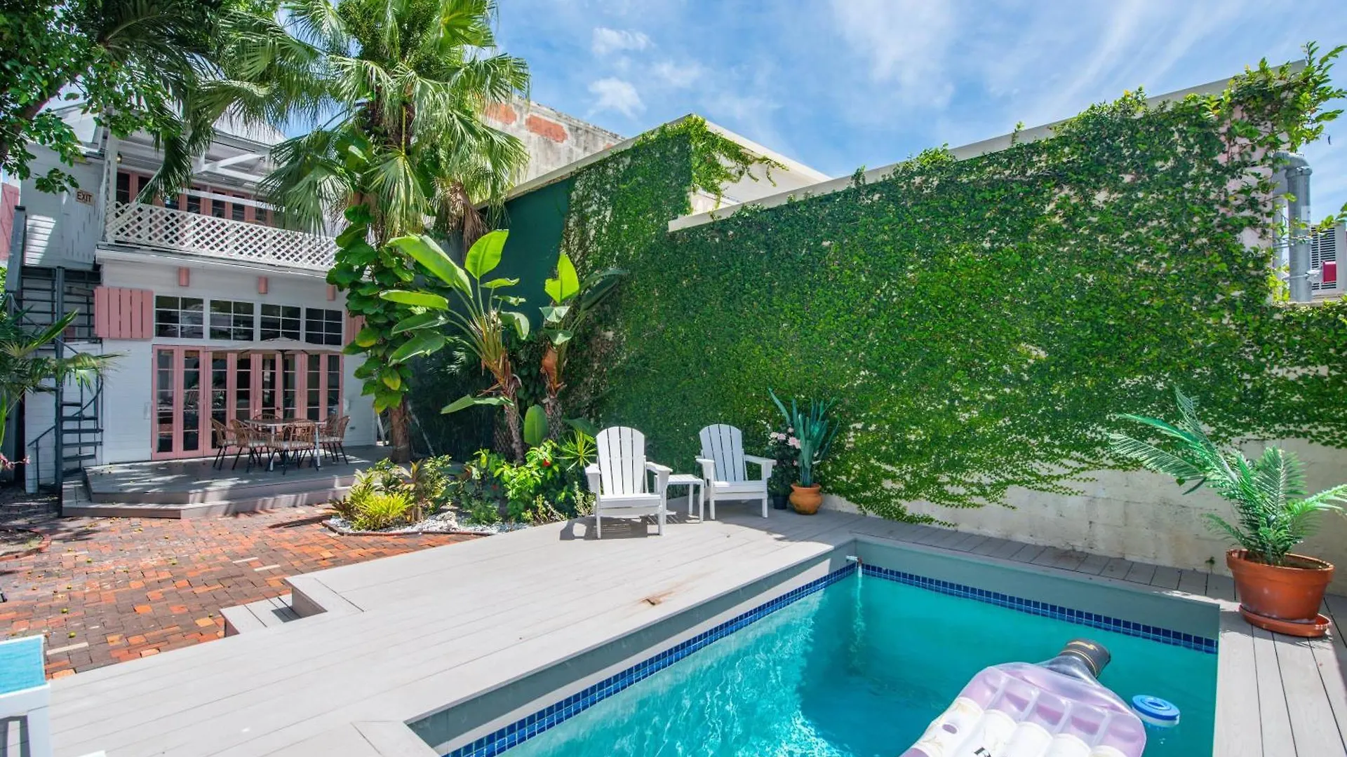 Apartamento New Coastal Rose - Bright Loft With High Ceilings Cayo Hueso 0*,  Estados Unidos